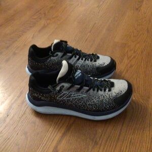 Like new; VJ Xter running shoes; Men’s 9/Women’s 10.5